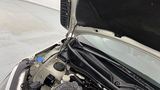 Used 2020 Maruti Suzuki Ignis [2017-2020] Zeta AMT Petrol Petrol Automatic engine ENGINE RIGHT SIDE HINGE & APRON VIEW