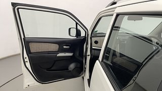 Used 2014 Maruti Suzuki Wagon R 1.0 [2010-2019] VXi Petrol Manual interior LEFT FRONT DOOR OPEN VIEW