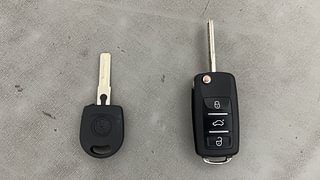 Used 2021 Volkswagen Polo [2018-2022] Trendline 1.0 (P) Petrol Manual extra CAR KEY VIEW