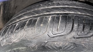 Used 2022 Tata Altroz XZA Petrol DCT Petrol Automatic tyres RIGHT FRONT TYRE TREAD VIEW