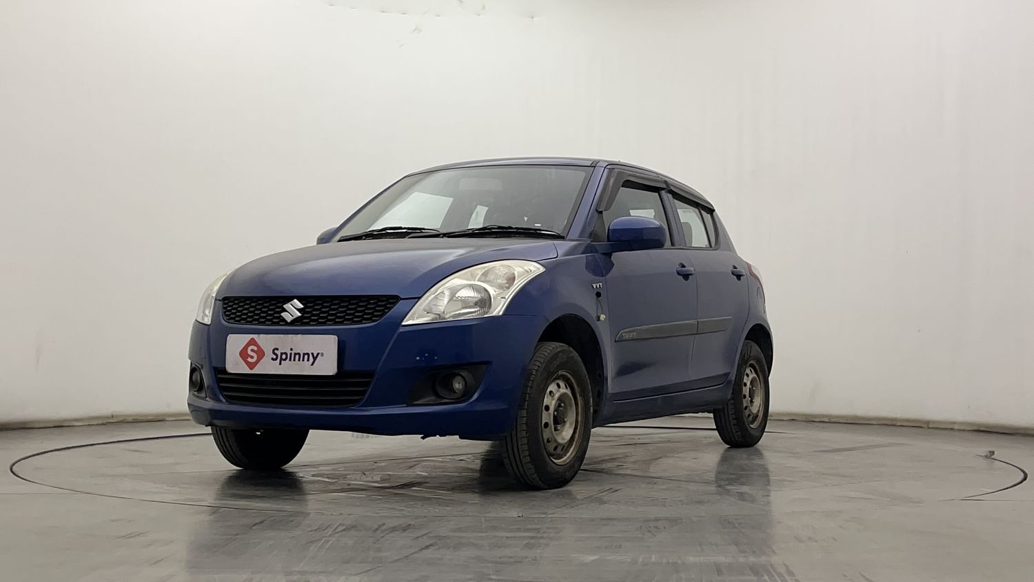 LEFT FRONT CORNER VIEW