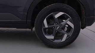 Used 2020 Hyundai Venue [2019-2022] SX Plus 1.0 Turbo DCT Petrol Automatic tyres LEFT REAR TYRE RIM VIEW
