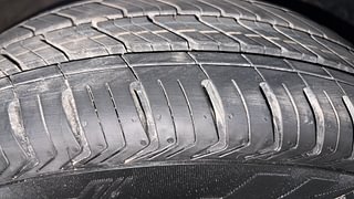 Used 2020 Maruti Suzuki Swift [2017-2021] ZXI Petrol Manual tyres RIGHT FRONT TYRE TREAD VIEW