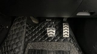 Used 2022 Kia Sonet GTX Plus 1.0 iMT Petrol Manual interior PEDALS VIEW