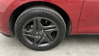 Used 2021 Hyundai New i20 Sportz 1.0 Turbo IMT Dual Tone Petrol Manual tyres LEFT FRONT TYRE RIM VIEW