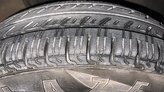 Used 2016 Renault Kwid [2015-2019] RXT Petrol Manual tyres RIGHT FRONT TYRE TREAD VIEW