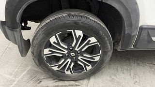 Used 2022 Renault Kiger RXT (O) Turbo CVT Dual Tone Petrol Automatic tyres RIGHT REAR TYRE RIM VIEW