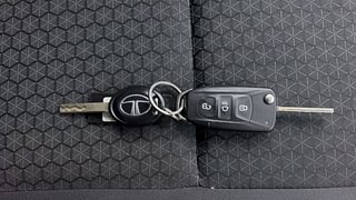 Used 2023 Tata Altroz XMA+ 1.2l Petrol AT Petrol Automatic extra CAR KEY VIEW