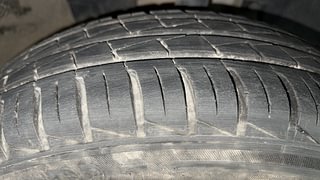 Used 2023 Renault Kwid 1.0 RXT AMT SCE Petrol Automatic tyres RIGHT FRONT TYRE TREAD VIEW