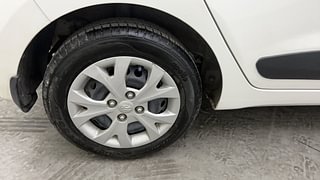 Used 2015 Hyundai Grand i10 [2013-2017] Sportz 1.2 Kappa VTVT Petrol Manual tyres RIGHT REAR TYRE RIM VIEW