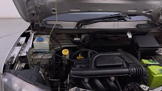 Used 2016 Renault Kwid [2015-2019] RXT Petrol Manual engine ENGINE RIGHT SIDE HINGE & APRON VIEW