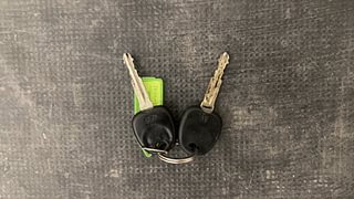 Used 2014 Hyundai Eon [2011-2018] Magna Petrol Manual extra CAR KEY VIEW