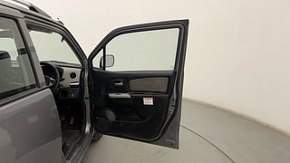 Used 2016 Maruti Suzuki Wagon R 1.0 [2013-2019] LXi CNG Petrol+cng Manual interior RIGHT FRONT DOOR OPEN VIEW