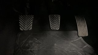 Used 2014 Hyundai Eon [2011-2018] Magna Petrol Manual interior PEDALS VIEW