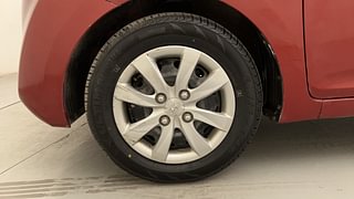 Used 2014 Hyundai Eon [2011-2018] Magna Petrol Manual tyres LEFT FRONT TYRE RIM VIEW