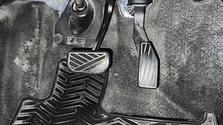 Used 2020 Maruti Suzuki Ignis [2017-2020] Zeta AMT Petrol Petrol Automatic interior PEDALS VIEW