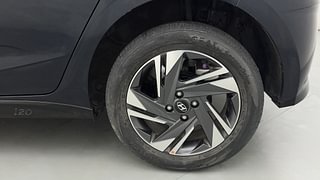 Used 2021 Hyundai New i20 Asta 1.2 IVT Petrol Automatic tyres LEFT REAR TYRE RIM VIEW