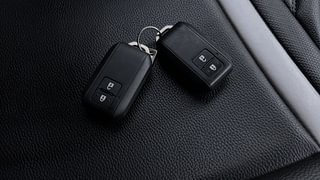 Used 2020 Maruti Suzuki Swift [2017-2021] ZXI Petrol Manual extra CAR KEY VIEW