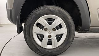 Used 2017 Renault Kwid [2017-2019] RXT 1.0 SCE Special Petrol Manual tyres RIGHT REAR TYRE RIM VIEW