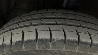 Used 2013 Maruti Suzuki Swift [2011-2017] LXi Petrol Manual tyres LEFT FRONT TYRE TREAD VIEW
