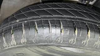 Used 2022 Renault Kwid RXL Petrol Manual tyres RIGHT FRONT TYRE TREAD VIEW