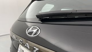 Used 2023 Hyundai Alcazar SIGNATURE (O) 7 STR 1.5 Petrol DCT Petrol Automatic dents MINOR SCRATCH