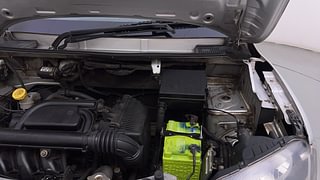 Used 2016 Renault Kwid [2015-2019] RXT Petrol Manual engine ENGINE LEFT SIDE HINGE & APRON VIEW