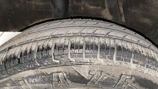 Used 2017 Renault Kwid [2017-2019] RXT 1.0 SCE Special Petrol Manual tyres RIGHT REAR TYRE TREAD VIEW