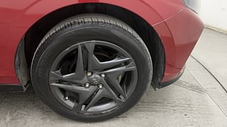 Used 2021 Hyundai New i20 Sportz 1.0 Turbo IMT Dual Tone Petrol Manual tyres RIGHT FRONT TYRE RIM VIEW