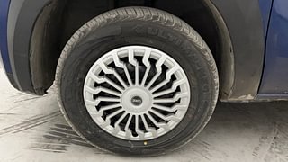 Used 2018 Renault Kwid [2017-2019] CLIMBER 1.0 Petrol Manual tyres LEFT FRONT TYRE RIM VIEW