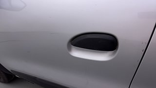 Used 2016 Renault Kwid [2015-2019] RXT Petrol Manual dents MINOR DENT