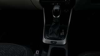 Used 2022 Tata Altroz XZA Petrol DCT Petrol Automatic interior GEAR  KNOB VIEW