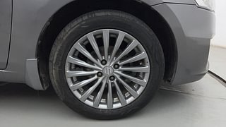 Used 2017 maruti-suzuki Ciaz Alpha 1.3 Diesel Diesel Manual tyres RIGHT FRONT TYRE RIM VIEW
