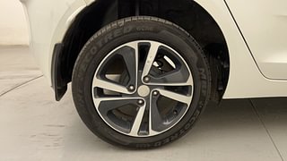 Used 2023 Tata Altroz XZ 1.2 Petrol Manual tyres RIGHT REAR TYRE RIM VIEW