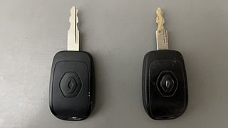 Used 2018 Renault Kwid [2017-2019] CLIMBER 1.0 Petrol Manual extra CAR KEY VIEW