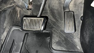 Used 2023 Hyundai Alcazar SIGNATURE (O) 7 STR 1.5 Petrol DCT Petrol Automatic interior PEDALS VIEW