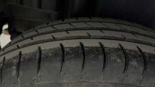 Used 2013 Maruti Suzuki Swift [2011-2017] LXi Petrol Manual tyres RIGHT REAR TYRE TREAD VIEW