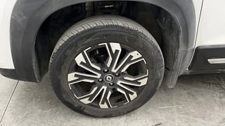 Used 2022 Renault Kiger RXT (O) Turbo CVT Dual Tone Petrol Automatic tyres LEFT FRONT TYRE RIM VIEW