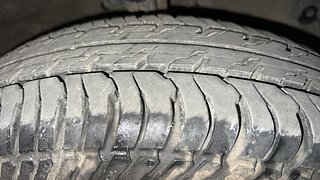 Used 2017 Maruti Suzuki Swift [2011-2017] VXi Petrol Manual tyres RIGHT FRONT TYRE TREAD VIEW