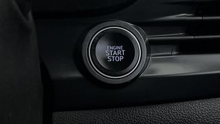 Used 2021 Hyundai New i20 Asta 1.2 IVT Petrol Automatic top_features Keyless start