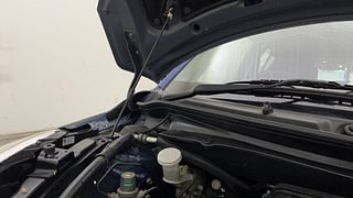 Used 2013 Maruti Suzuki Swift [2011-2017] LXi Petrol Manual engine ENGINE RIGHT SIDE HINGE & APRON VIEW