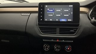Used 2022 Renault Kiger RXT (O) Turbo CVT Dual Tone Petrol Automatic interior MUSIC SYSTEM & AC CONTROL VIEW