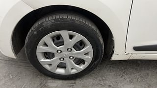 Used 2015 Hyundai Grand i10 [2013-2017] Sportz 1.2 Kappa VTVT Petrol Manual tyres LEFT FRONT TYRE RIM VIEW