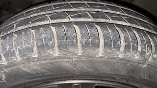 Used 2022 Renault Kwid CLIMBER 1.0 AMT Opt Petrol Automatic tyres LEFT FRONT TYRE TREAD VIEW