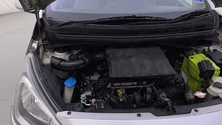 Used 2017 Hyundai Xcent [2017-2019] SX Petrol Petrol Manual engine ENGINE RIGHT SIDE HINGE & APRON VIEW