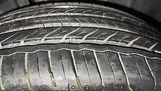 Used 2022 Renault Kiger RXT MT Petrol Manual tyres RIGHT FRONT TYRE TREAD VIEW