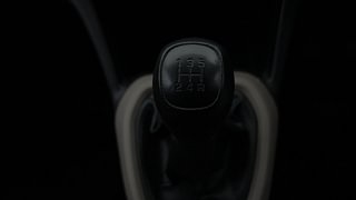 Used 2018 Hyundai Grand i10 [2017-2020] Magna 1.2 Kappa VTVT Petrol Manual interior GEAR  KNOB VIEW