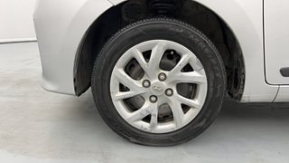 Used 2018 Hyundai Grand i10 [2017-2020] Sportz 1.2 CRDi Diesel Manual tyres LEFT FRONT TYRE RIM VIEW