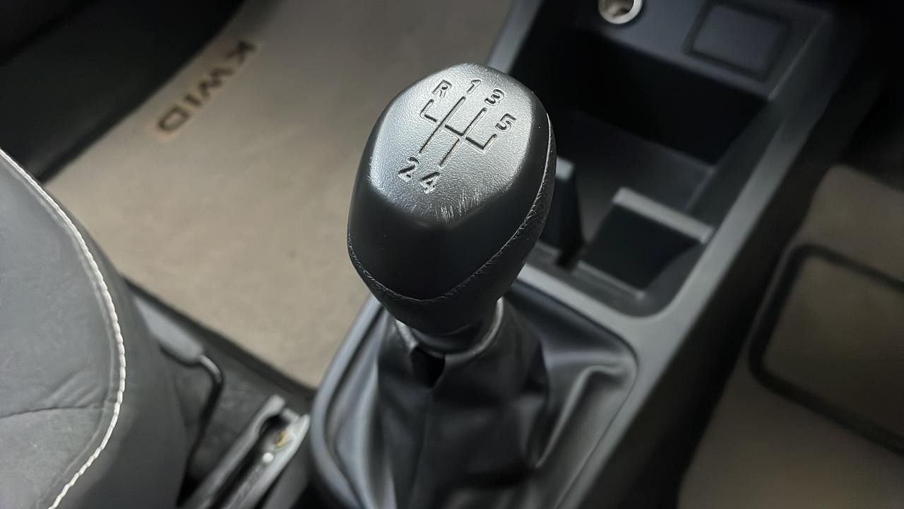 New Renault Kwid interior GEAR  KNOB VIEW