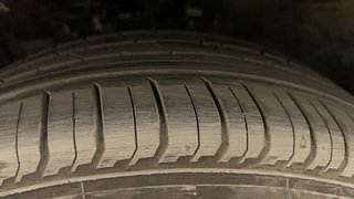 Used 2014 Hyundai i20 [2012-2014] Asta 1.2 Petrol Manual tyres LEFT FRONT TYRE TREAD VIEW